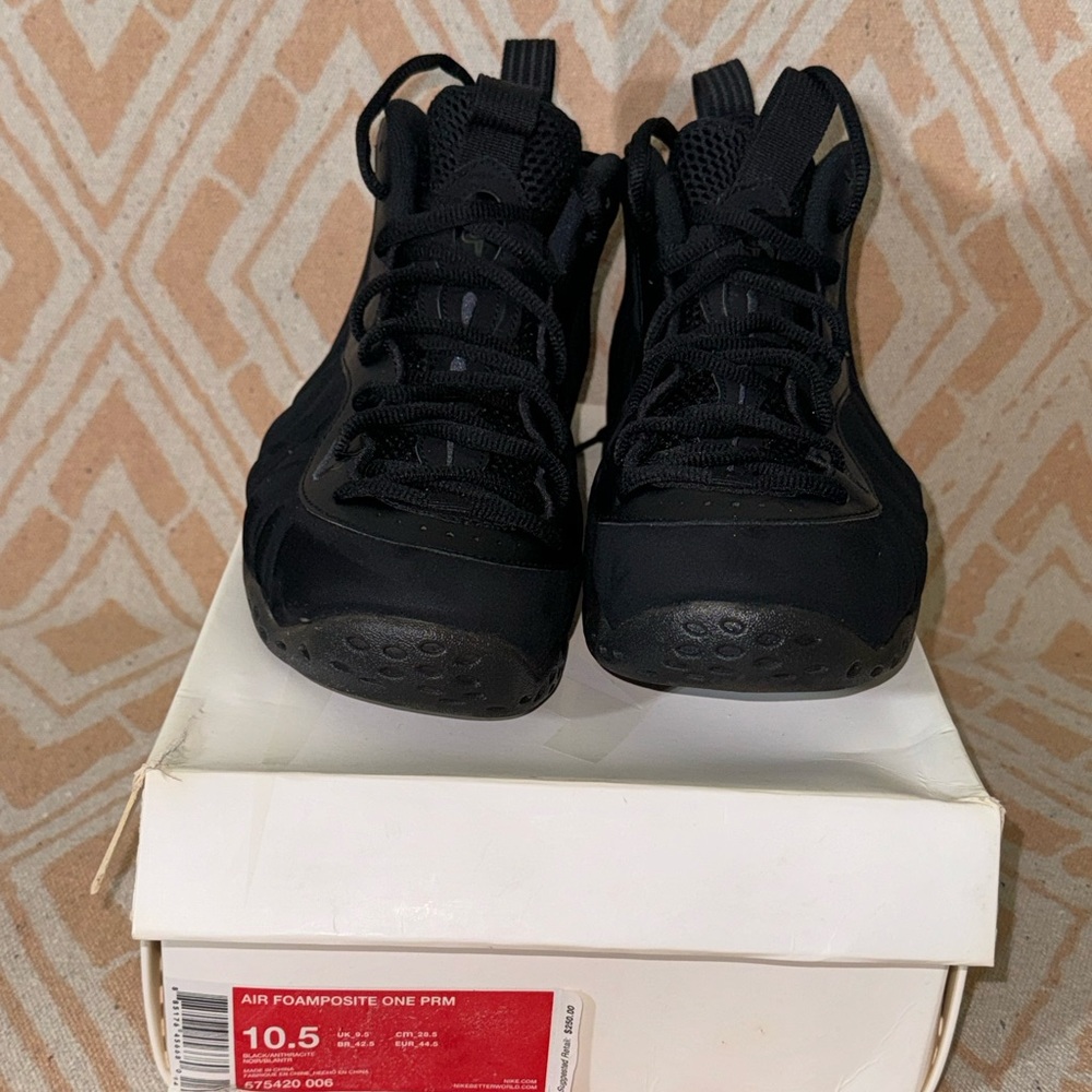 Nike air foamposite black anthracite suede. Size 10.5